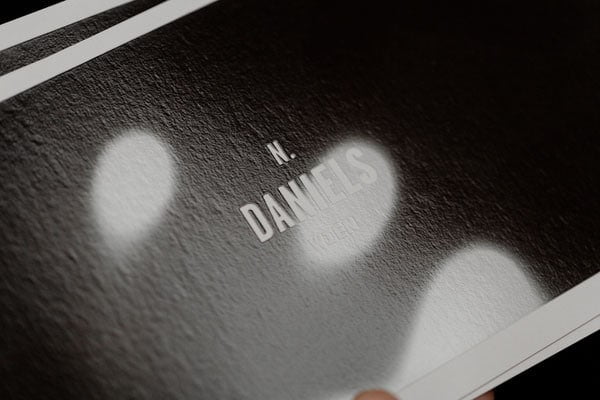 15個有關特殊材質的名片設計 6 如何挑選名片材質?|特殊材質名片|名片材質