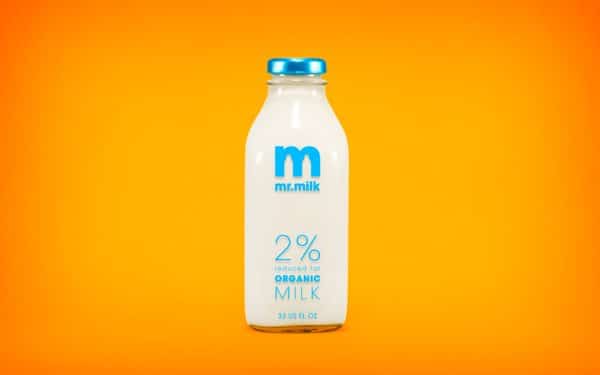 Mr.milk 牛奶、乳製品連鎖店上架飲料 - LOGO設計、CIS 品牌案例推薦 2 品牌LOGO設計|牛奶品牌LOGO設計|LOGO設計